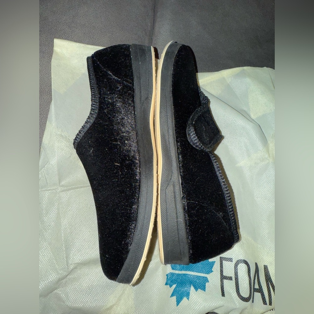 Foamtreads Black Velvety Slippers - Picture 8 of 15